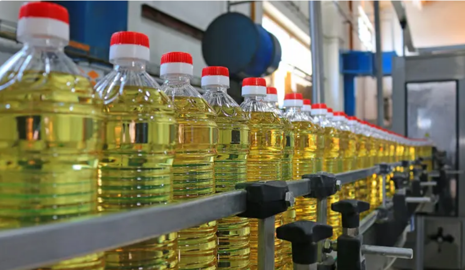 Україна може повністю зупинити експорт соняшникової олії через порти Україна може повністю зупинити експорт соняшникової олії через порти